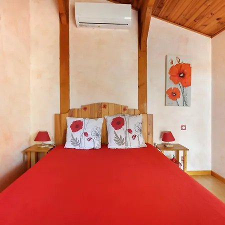 D'hotes Les Coquelicots Bed and Breakfast
