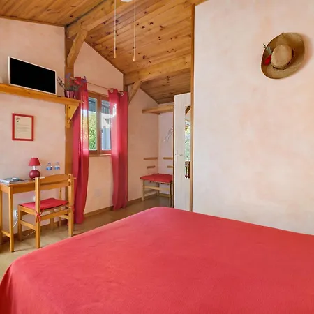 D'hotes Les Coquelicots Bed and Breakfast 3*