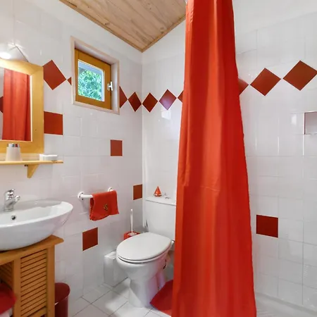 D'hotes Les Coquelicots Bed and Breakfast Fronton